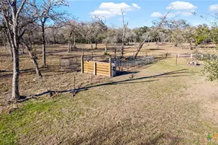 1465 Co Rd 401, Edna, TX 77957 - Photo 38