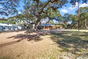 1465 Co Rd 401, Edna, TX 77957 - Photo 2