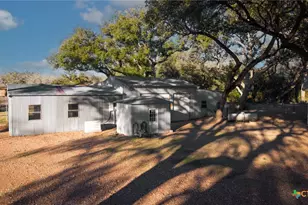 1465 Co Rd 401, Edna, TX 77957 - Photo 34