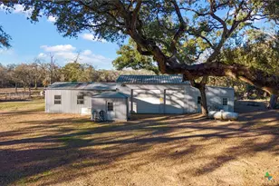 1465 Co Rd 401, Edna, TX 77957 - Photo 34