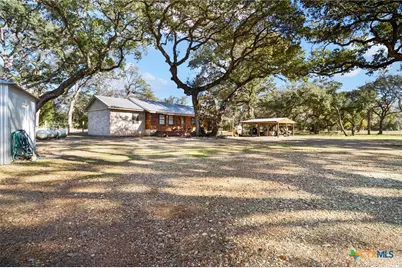 1465 County Road 401, Edna, TX 77957 - Photo 4