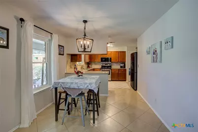 409 Oakwood Boulevard, New Braunfels, TX 78130 - Photo 8