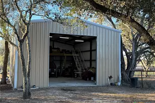 98 Price Rd, Victoria, TX 77905 - Photo 32