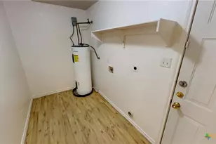 204 S 34th St, Gatesville, TX 76528 - Photo 6