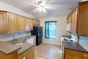 204 S 34th St, Gatesville, TX 76528 - Photo 4