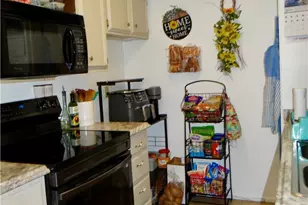 1051 Country Club Dr, Seguin, TX 78155 - Photo 8