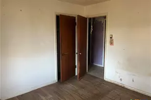 806 E Polk Ave, Victoria, TX 77901 - Photo 12