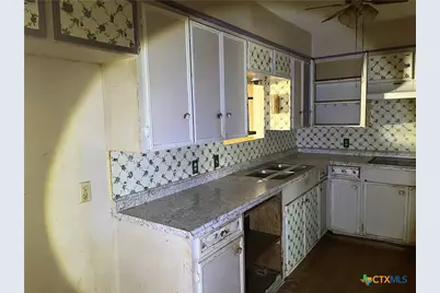 806 E Polk Avenue, Victoria, TX 77901 - Photo 6