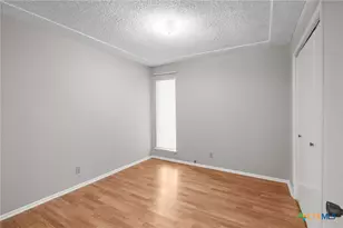 247 Goldenrod Ave, Victoria, TX 77904 - Photo 8