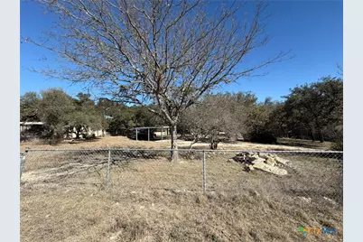 626 W Clark Street, Canyon Lake, TX 78133 - Photo 2