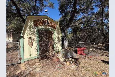 626 W Clark Street, Canyon Lake, TX 78133 - Photo 14