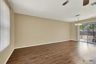 217 Gruene Rd, New Braunfels, TX 78130 - Photo 6