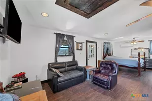 1750 Loop 165, Dripping Springs, TX 78620 - Photo 20