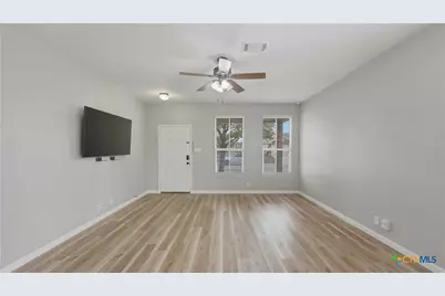 2228 Hazelwood, New Braunfels, TX 78130 - Photo 4