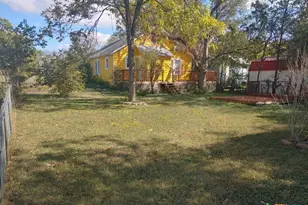 402 S 29th St, Temple, TX 76504 - Photo 14