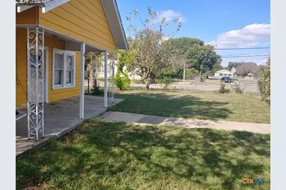 402 S 29th Street, Temple, TX 76504 - Photo 2