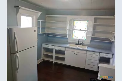 402 S 29th Street, Temple, TX 76504 - Photo 4