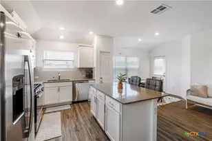 107 Isaac Millsaps Trl, Bastrop, TX 78602 - Photo 12