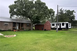 1385 Bego Rd, Goliad, TX 77963 - Photo 6
