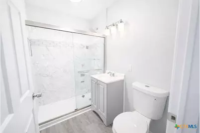 105 Massanet Street, Port Lavaca, TX 77979 - Photo 4