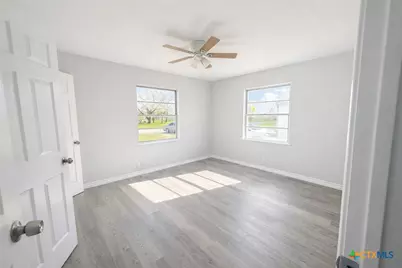 105 Massanet Street, Port Lavaca, TX 77979 - Photo 6