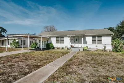 904 E Mistletoe Avenue, Victoria, TX 77901 - Photo 2