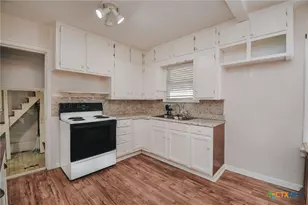 904 E Mistletoe Ave, Victoria, TX 77901 - Photo 10