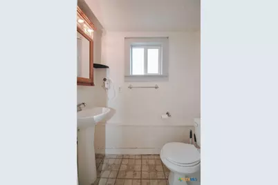 904 E Mistletoe Avenue, Victoria, TX 77901 - Photo 32