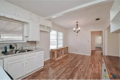 904 E Mistletoe Avenue, Victoria, TX 77901 - Photo 12