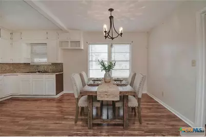 904 E Mistletoe Avenue, Victoria, TX 77901 - Photo 8