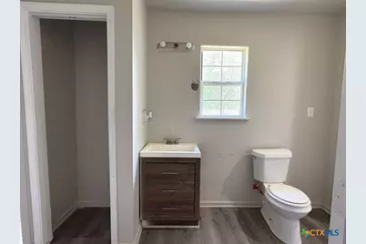 1510 E Mimosa Avenue, Victoria, TX 77901 - Photo 8