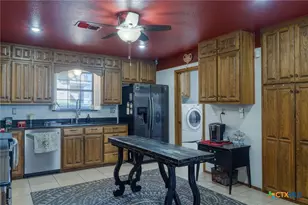 106 Sunny Ln, Gatesville, TX 76528 - Photo 12