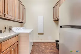 302 Guadalupe River Dr, Seguin, TX 78155 - Photo 30