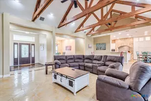 302 Guadalupe River Dr, Seguin, TX 78155 - Photo 8