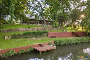 302 Guadalupe River Dr, Seguin, TX 78155 - Photo 4