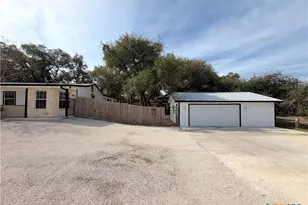 301 Canyon Edge, Canyon Lake, TX 78133 - Photo 10