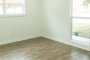 2704 E Loma Vista Ave, Victoria, TX 77901 - Photo 8