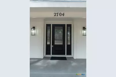 2704 E Loma Vista Avenue, Victoria, TX 77901 - Photo 2