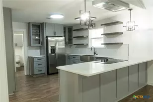 2704 E Loma Vista Ave, Victoria, TX 77901 - Photo 6