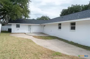 2704 E Loma Vista Ave, Victoria, TX 77901 - Photo 12