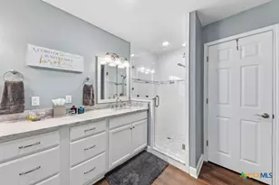 384 Hunters Creek Dr, New Braunfels, TX 78132 - Photo 20