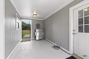 384 Hunters Creek Dr, New Braunfels, TX 78132 - Photo 40