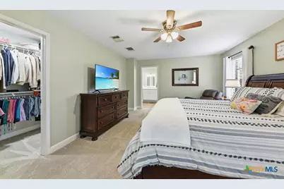 384 Hunters Creek Drive, New Braunfels, TX 78132 - Photo 18