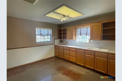 1312 N US Highway 281, Lampasas, TX 76550 - Photo 10