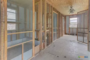 2911 Morningside Dr, New Braunfels, TX 78130 - Photo 2