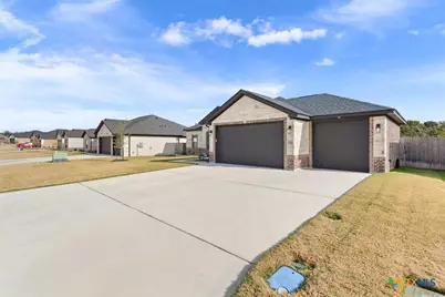 5521 Alazan Drive, Belton, TX 76513 - Photo 4
