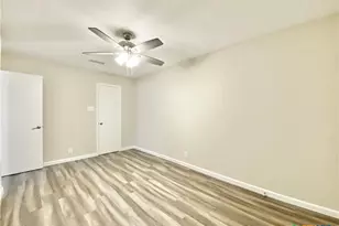 2110 Blue Meadow Dr, Austin, TX 78744 - Photo 20