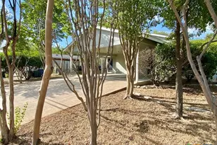 2110 Blue Meadow Dr, Austin, TX 78744 - Photo 2