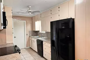 507 E Avenue G, Rosebud, TX 76570 - Photo 4