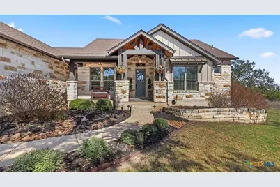 619 Cambridge Drive, New Braunfels, TX 78132 - Photo 2